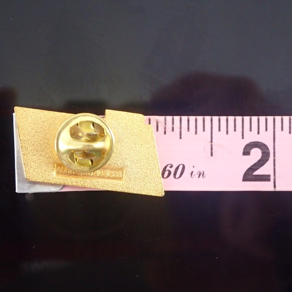 2006 US Figure Skating Synchronized Championships 1 1/4" Gold Tone Metal Pinback - Picture 5 of 6